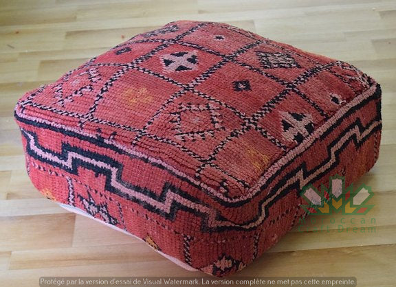 Kilim Moroccan poufs and ottomans made from rug and wool material, featuring vibrant patterns and traditional craftsmanship for stylish decor.