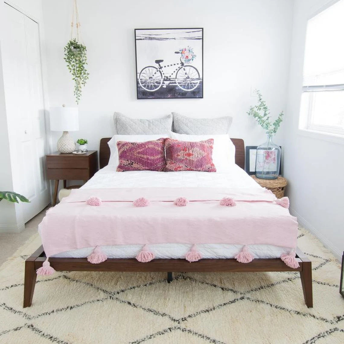Handcrafted Blanket Throw Pink for beds and rooms MB1PI2