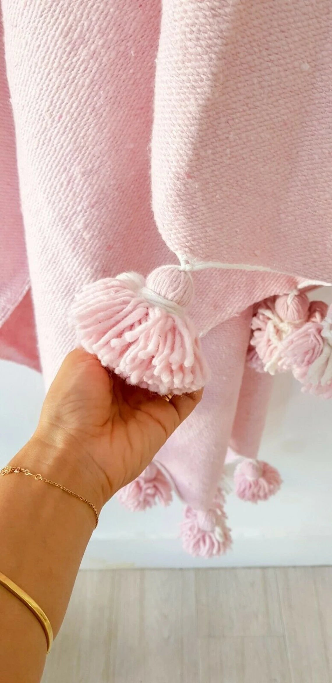 Handcrafted Blanket Throw Pink for beds and rooms MB1PI4