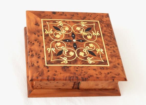 Handmade Thuya Wood Jewelry Box – Unique TW1MG2