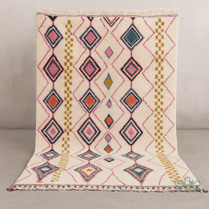 Decorative rug with geometric pattern on a neutral background