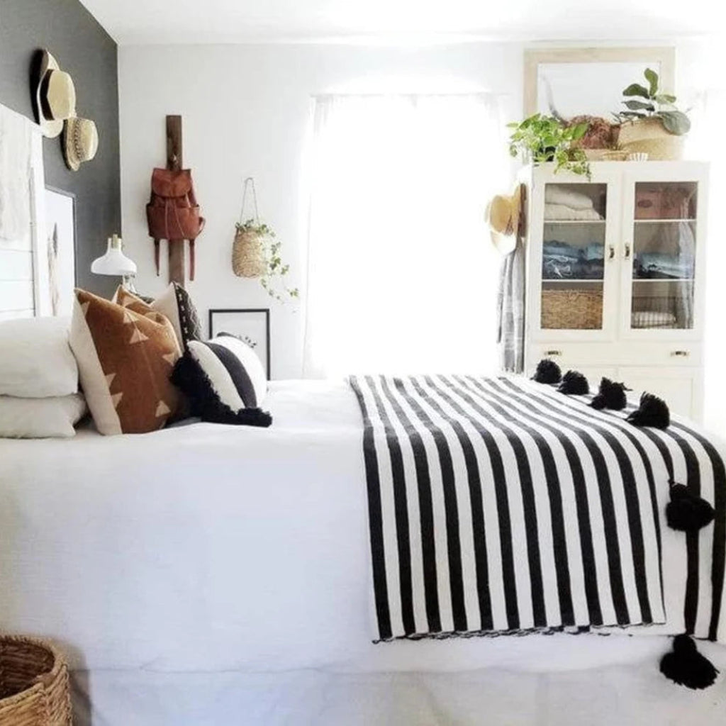 Moroccan Blanket throw Pom Pom, White Black MB1WB2