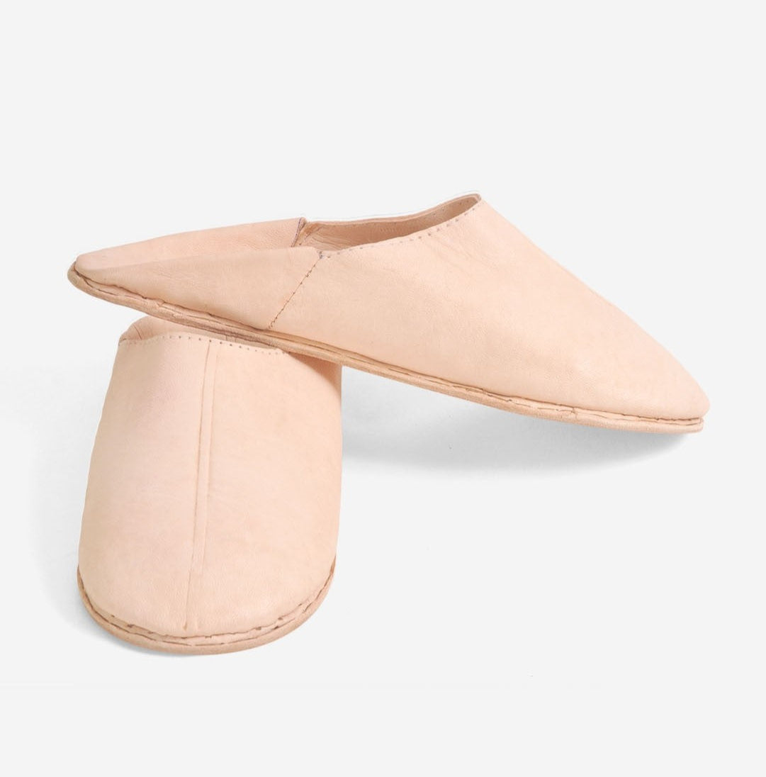 handcrafted berber leather slipper in nude color marrakech style