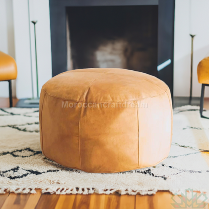 Table basse ronde en cuir marron clair - Pouf marocain avec coutures noires LRP2TA