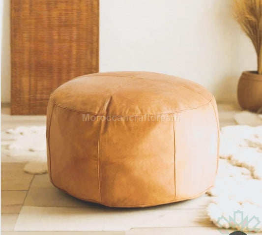 Table basse ronde en cuir marron clair - Pouf marocain avec coutures noires LRP2TA