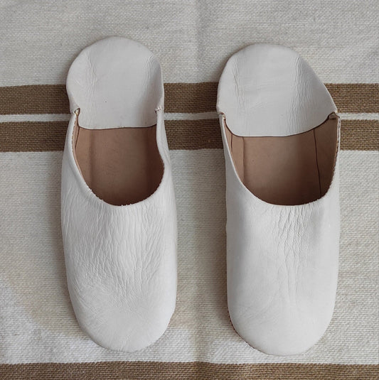 handcrafted leather slipper white color