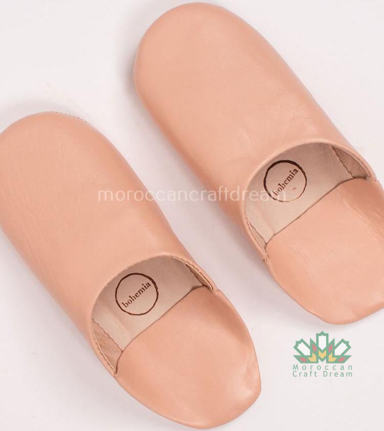 pink color handmade leather slippers, marrakech moroccan craft, bohemian style