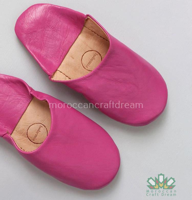 handmade leather slippers, marrakech moroccan craft, bohemian style pink color