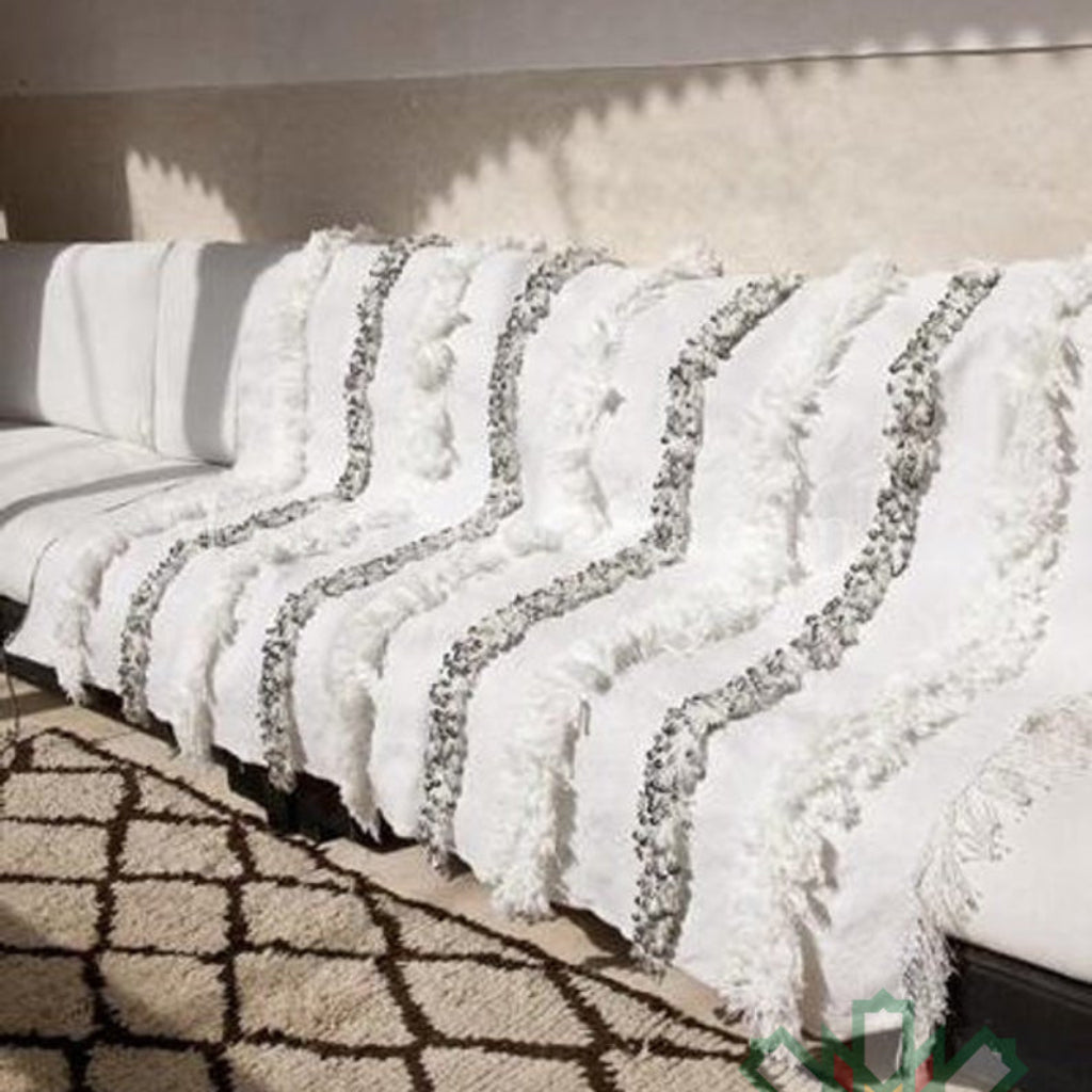 Handcrafted Blanket Throw White for beds and rooms HB1WH2
